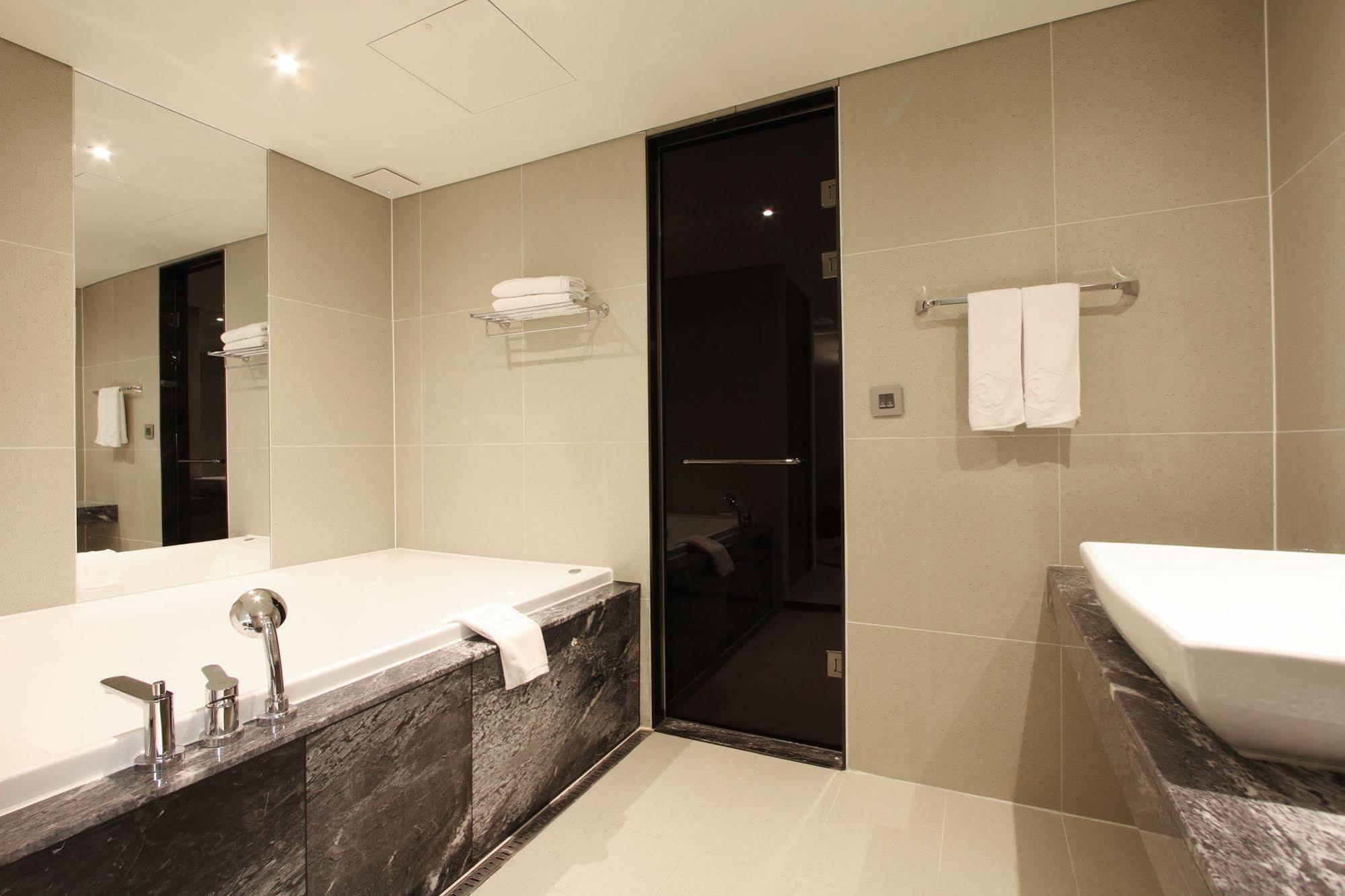 Richwell Hotel Seoul Exterior photo